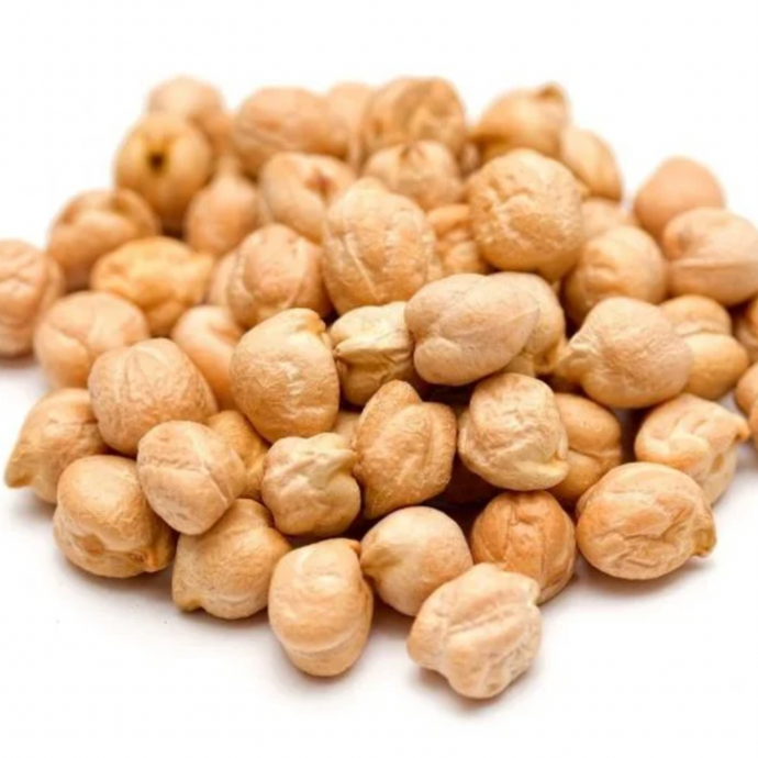 Organic Chickpeas on white background - Refill Mill